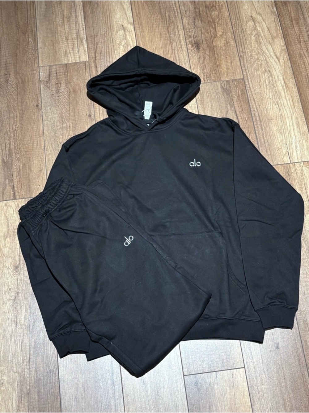 ALO Yoga Black Hoodie and Sweatpant Joggers Sweatsuit Set Mens Medium and Small